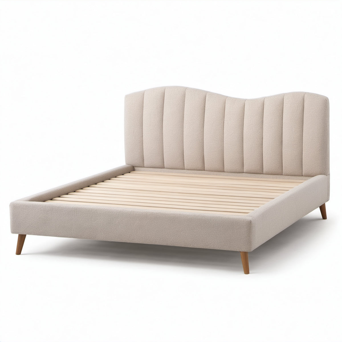 Polsterbett aus Bouclé-Stoff in Creme mit braunen Holzfüßen, Liegefläche 160 x 200 cm, Gesamtmaß 216 x 174 x 112 cm, Holzlattenrost und Wellenkopfteil